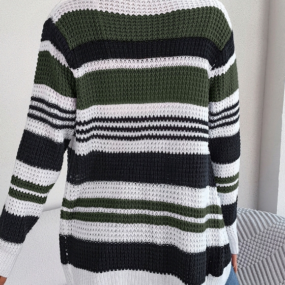 Cozy & Stylish Striped Cardigan - Picture 4 of 4
